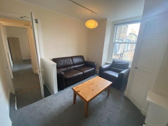 3 bedroom flat to rent - Photo 1