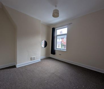 2 Beds - Terraced House - - Photo 6