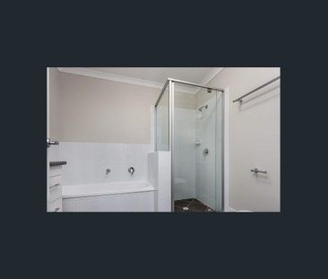 Low Set Townhouse - Photo 6