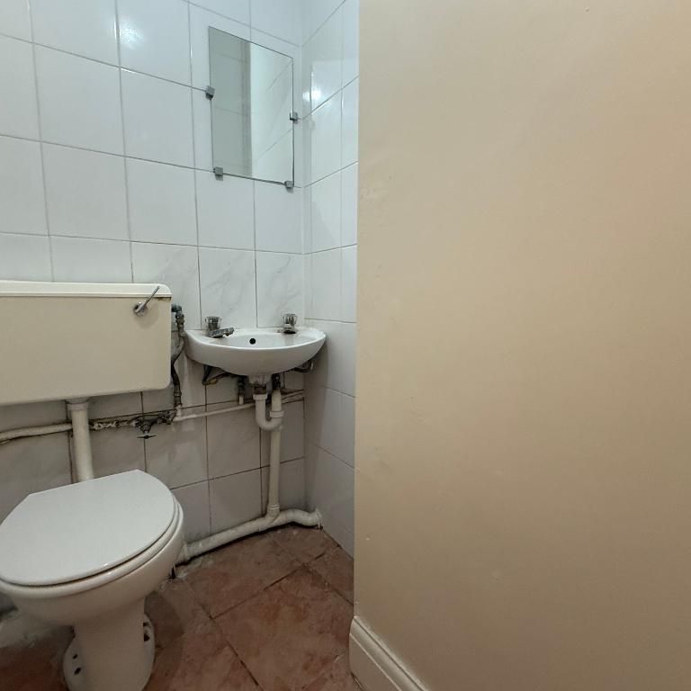 Fitzneal Street, London, W12 0BA - Photo 1