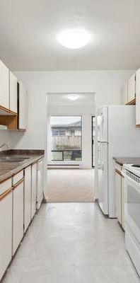 Clipper Cove Apartments - 2 Bed/2.5 Bath Townhome - NEWLY RENOVATED!!! - Photo 1