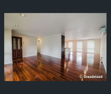 5 Duntroon Drive, Wantirna, Vic 3152 - Photo 6