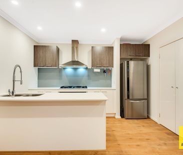 Bright & Beautiful! - Photo 3