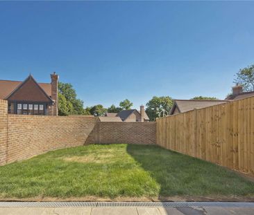 A modern three bedroom property with exceptional finishes situated in a bespoke development of just twelve executive houses. - Photo 2