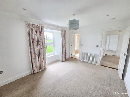4 bedroom detached house to rent - Photo 3