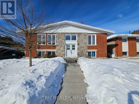 1 - 205 LAVERGNE STREET - Photo 2