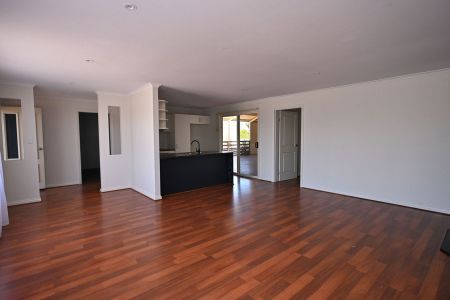 10 Edwards Street, Stirling North - Photo 3