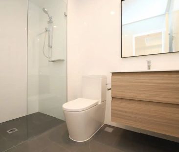 “Modern One Bedroom Apartment READY TO GO” - Photo 1