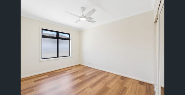 Spacious Townhouse - Photo 1