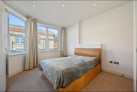 2 bedroom Flat To Let - Photo 5