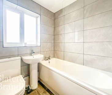 2 bedroom semi-detached house to rent - Photo 6