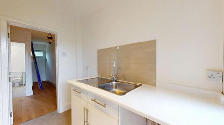 3 bedroom flat to rent - Photo 5