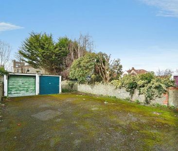 WOW! A lovely spacious ground floor apartment with two double bedro... - Photo 5