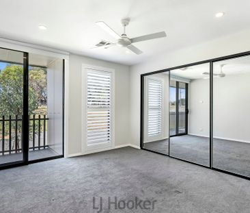 Elegant 3-Bedroom Townhouse - Designed for Effortless Living - Photo 6