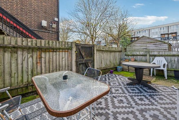 3 bedroom flat to rent - Photo 1