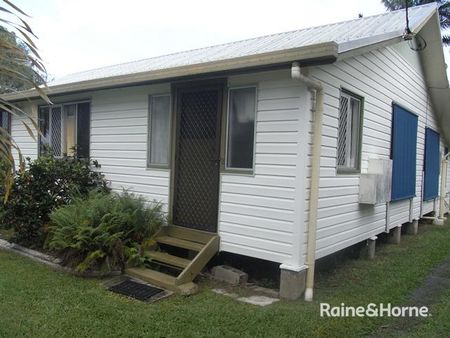 ONE BEDROOM DUPLEX IN NORTH MACKAY - Photo 4