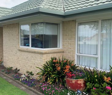 WHEN ONLY THE BEST WILL DO - SUPER SIZED STANDALONE HOME - PUKEKOHE - Photo 4