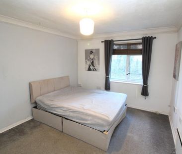 1 bedroom ground floor flat to rent - Photo 4