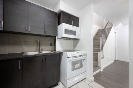 For Lease - 15 Banner Road Unit# M, South of Baseline to Knoxdale, Ontario - Photo 3