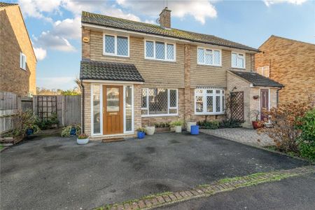 3 bedroom semi-detached house to rent - Photo 5