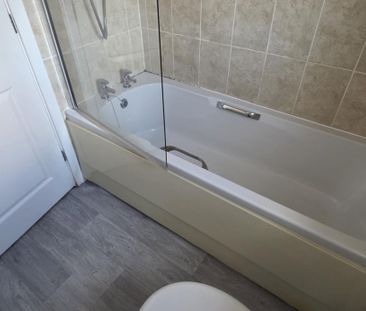 3 bedroom House To Let - Photo 5