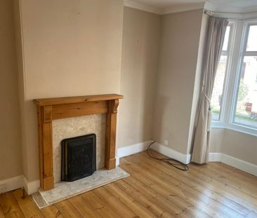 2 bedroom end of terrace house to rent - Photo 3