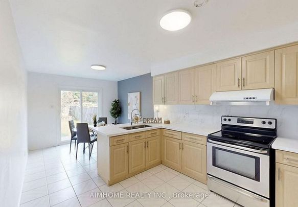 For Lease - 125 Roxanne Crescent, Toronto, Ontario - Photo 1