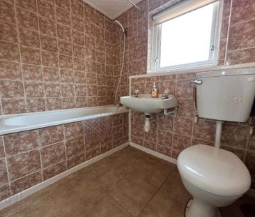 1 Matilda Gardens, Belfast, BT12 5NP - Photo 5