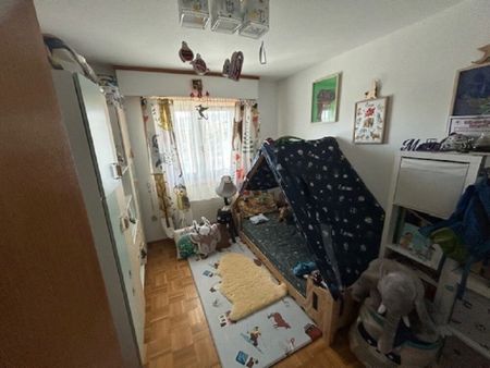 Au coeur d’un parc verdoyant, appartement de 4,5 pièces au 4ème étage - Photo 5