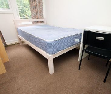 4 bedroom terraced house to rent - Photo 4