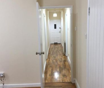 3 bedroom flat to rent - Photo 3