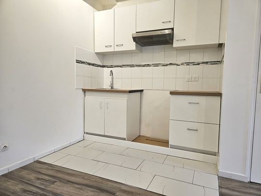Location Appartement 1 pièce 35m² - Photo 1