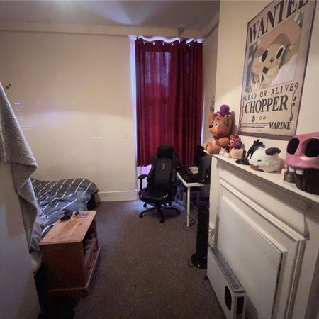 4 bedroom apartment to rent Lake Road, Portsmouth, PO1 - Photo 3