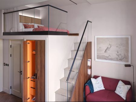 Deluxe Mezzanine - Photo 2