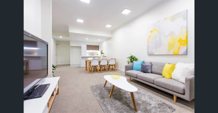 SPACIOUS TWO BEDROOM APARTMENT - Photo 3