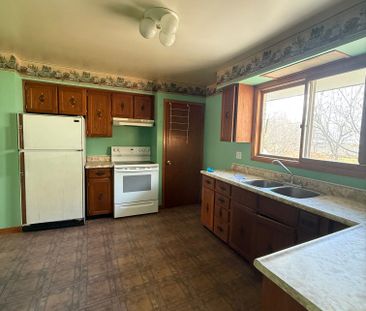 For Lease - 548 Simcoe Road, Bradford West Gwillimbury, Ontario - Photo 5