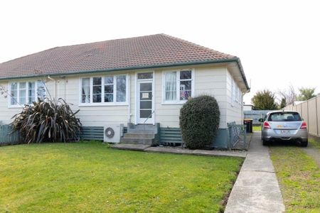 Lovely 2 Bedroom home in Waverley - Photo 4