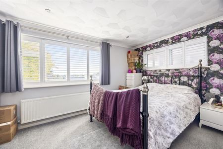 Greenoaks, Lancing - Photo 4