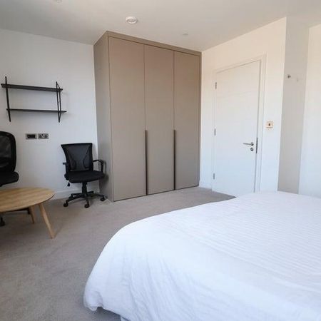 1 bedroom in a flat share to rent - Photo 3