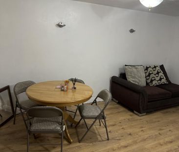 3 bedroom house share to rent - Photo 3