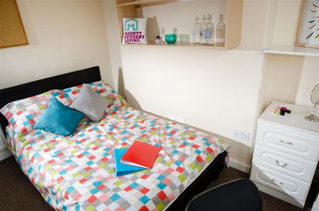 3 bedroom private hall to rent - Photo 4