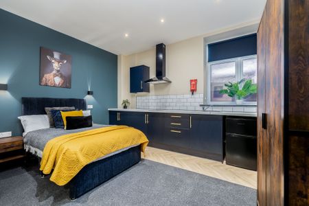 Crown House, Nuneaton, CV11 4BX - Photo 3