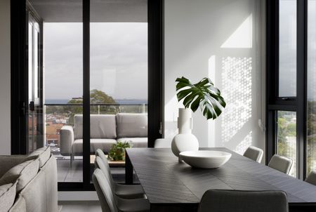 Spacious 133.9m2 apartment with city views - Photo 2