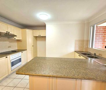 Spacious 3-Bedroom Unit in Prime Location! - Photo 3