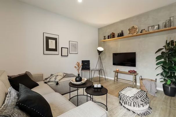 Carrer del Consell de Cent, Barcelona, Catalonia 08015 - Photo 1