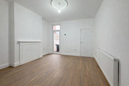 4 bedroom terraced house to rent - Photo 3