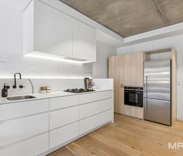 Modern flexible living in the heart of it all - Photo 2