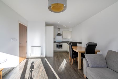 Modern One Bedroom Furnished Apartment on Barking Riverside Development With Excellent Transport Links to Central London - Photo 4