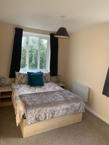 2 Bed Flat, Carr Mills, LS7 - Photo 3