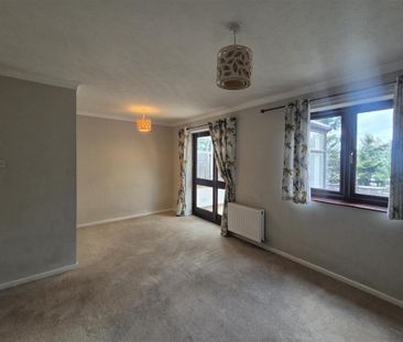 3 bedroom semi-detached house to rent - Photo 3